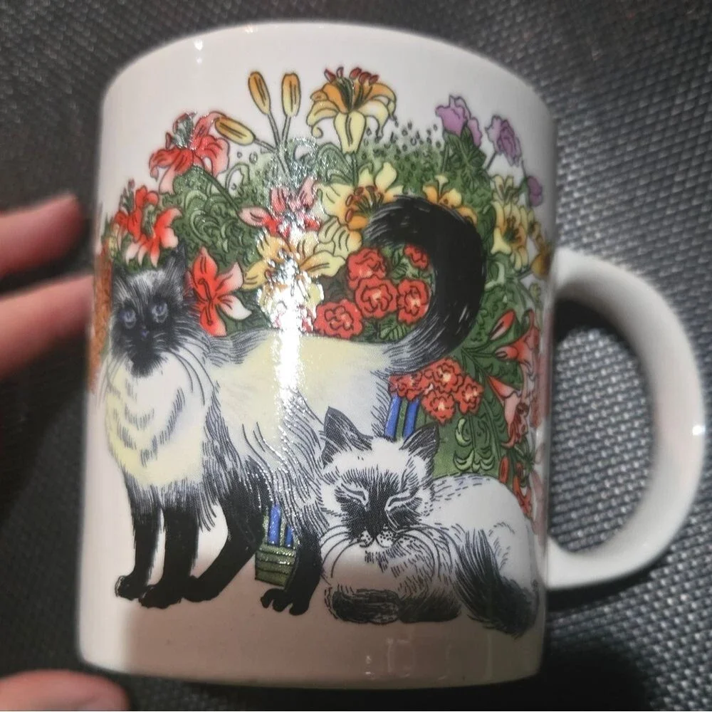 Vintage Dunoon SOPHISTICATS Fine Bone China Mug by Sue Scullard Cats Flowers